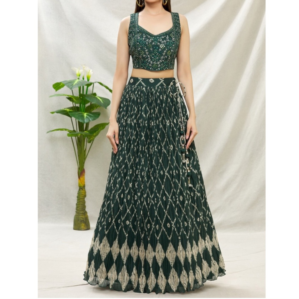 Naintara Bajaj • Green Raw Silk Printed Bandhani Round Lehenga Set